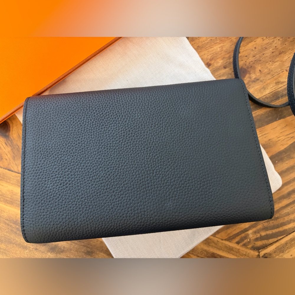 Black Leather Crossbody Clutch, Gold Hardware similar Kelly Wallet, not Hermes - Picture 4 of 11